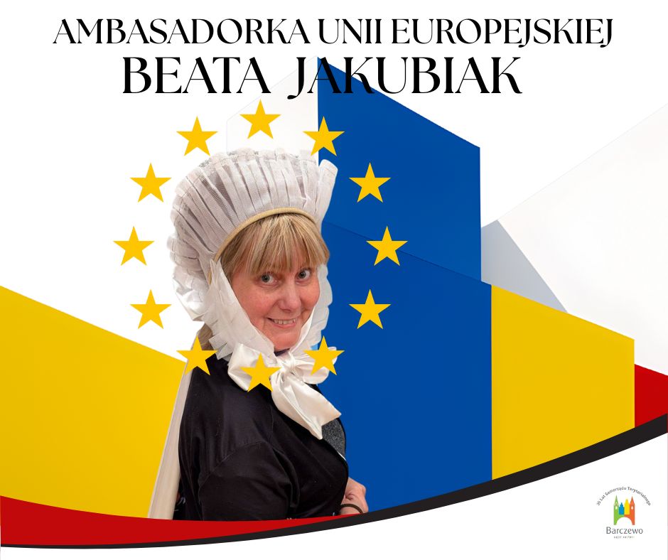 Kobieta w stroju historycznym z flagami EU i Rumunii.