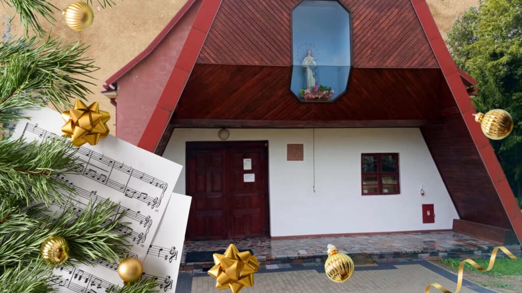 Wejście do budynku z dekoracjami świątecznymi.