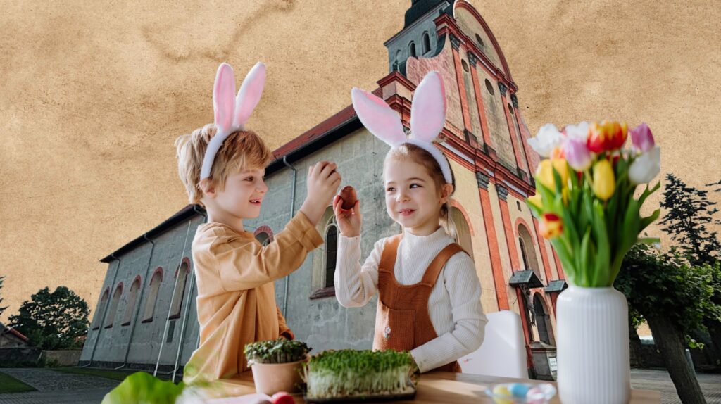 Dzieci w koszykach z jajkami na tle kościoła.