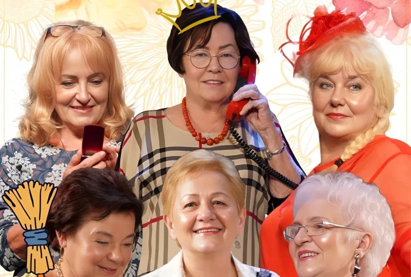 Grupa kobiet pozująca na zdjęciu z różnymi akcesoriami.