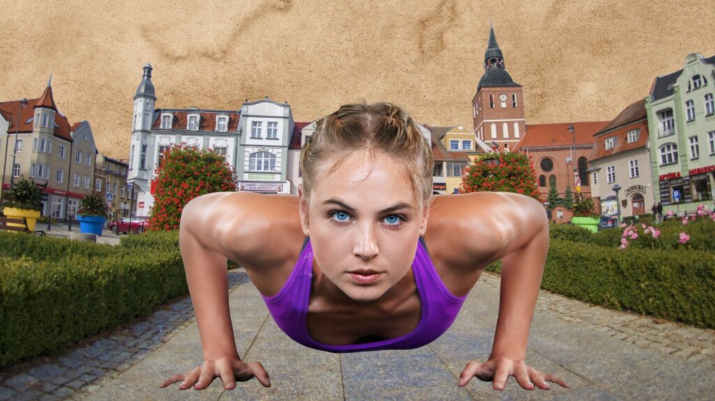 Ćwicząca kobieta w purpurowym topie.