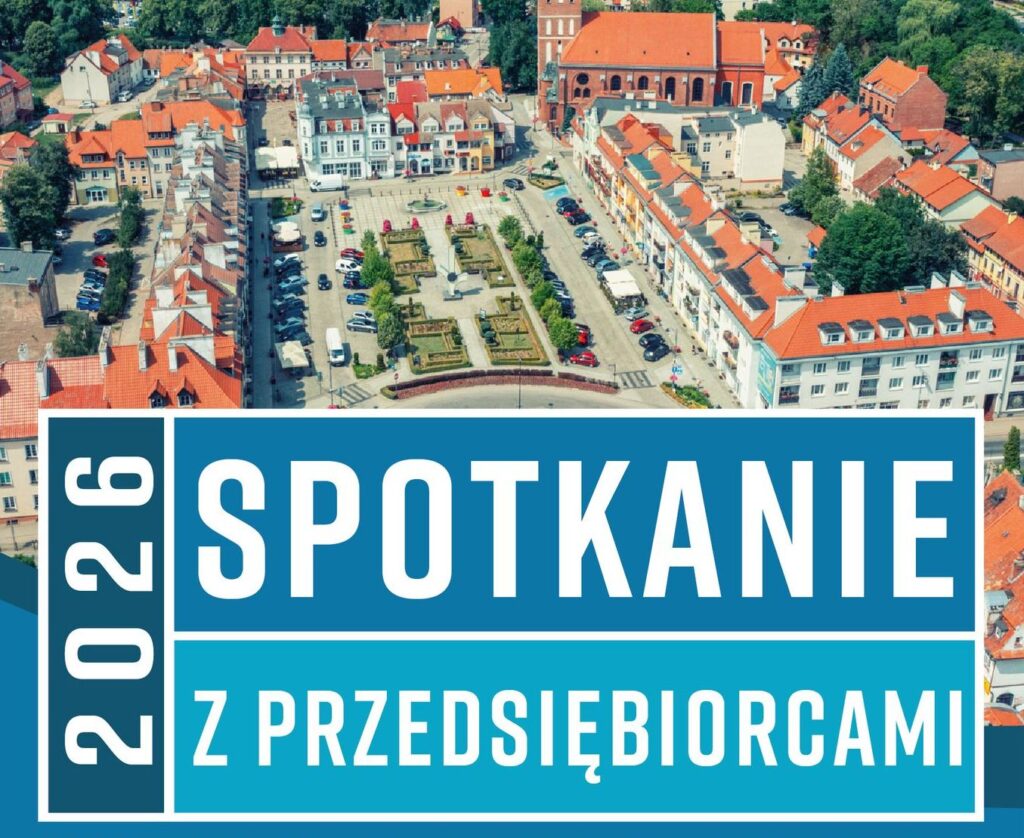 Widok na rynek z budynkami i samochodami