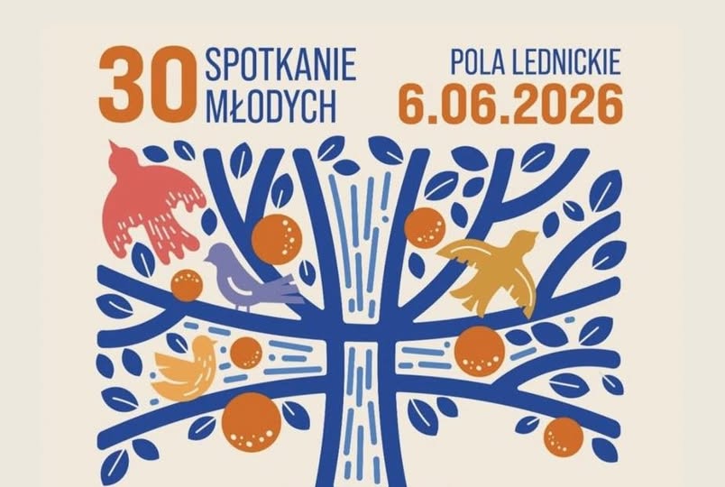 Plakat wydarzenia z datą i grafiką drzewa z ptakami i owocami.