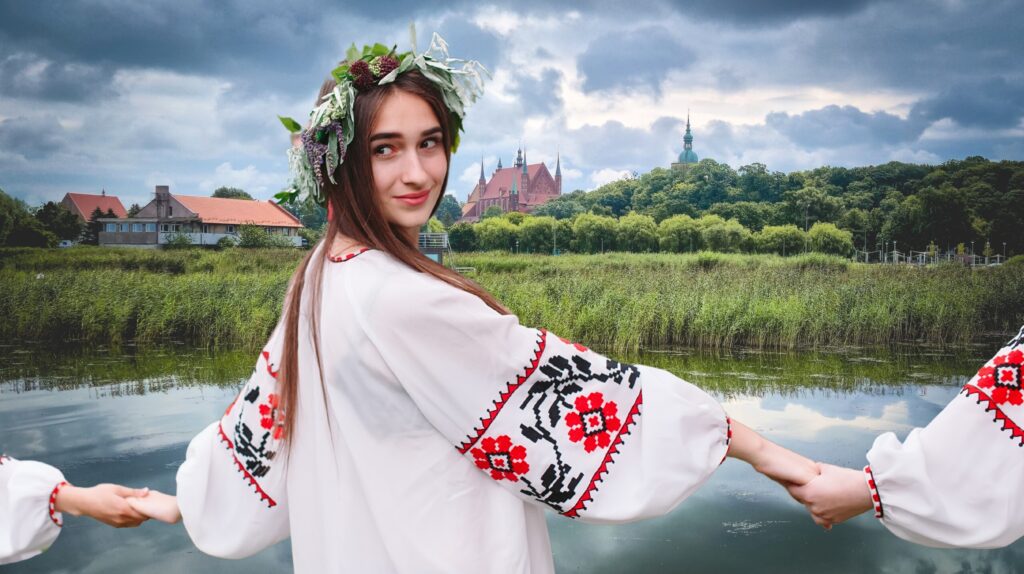 Młoda kobieta w stylu ludowym z wiankiem na głowie.